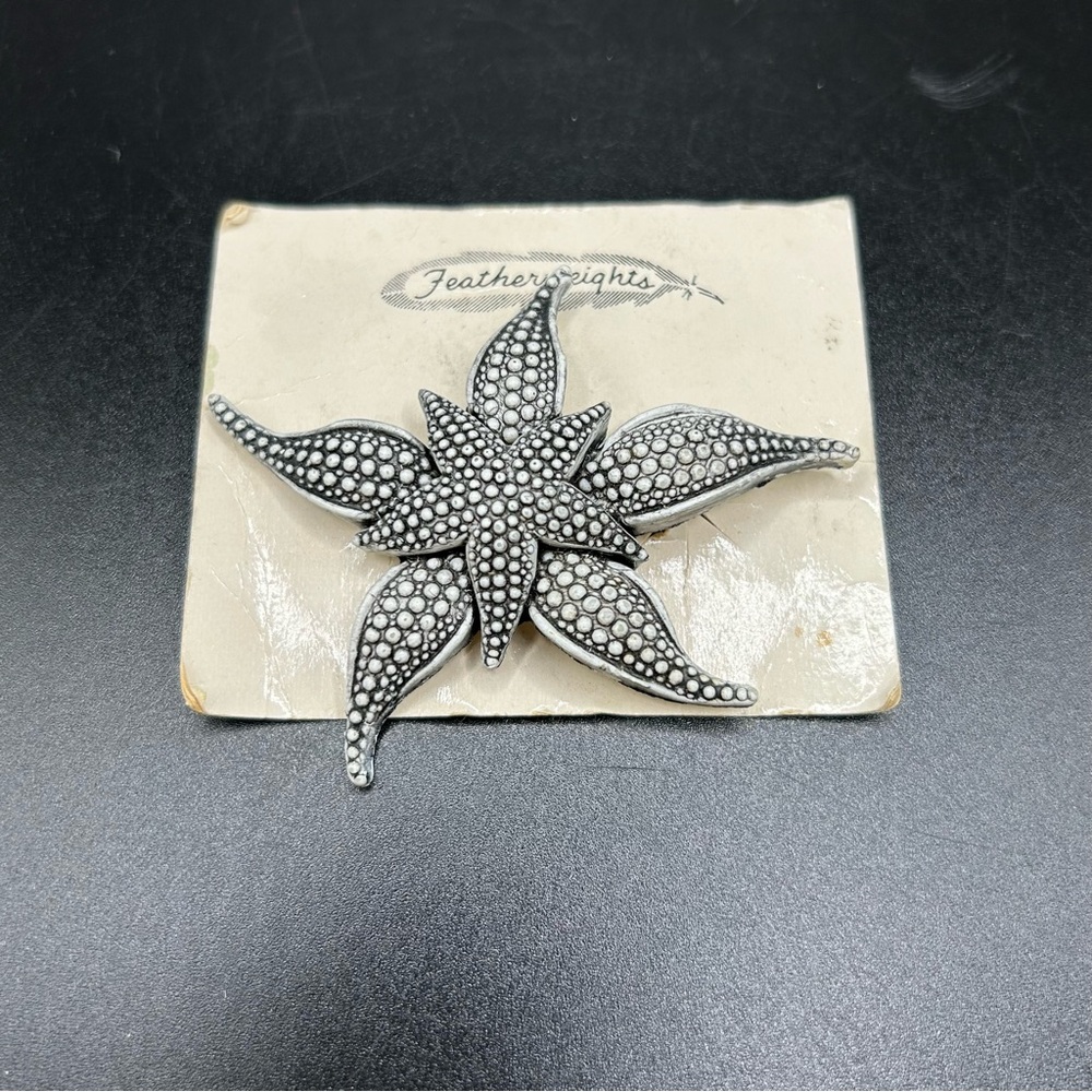 Featherlights Starfish Lapel Pin Brooch Plastic Sweater Scarf Clip Sea Beach